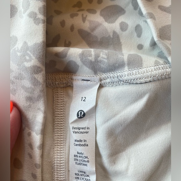 Lululemon Align Leggings size 12 25” length White/Grey Animal print - Picture 2 of 4